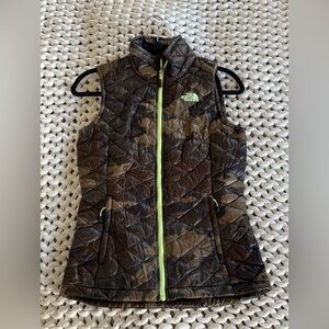 The North Face Nano Puffer Vest | Neon Zipper Accent | Outerwear | Size XS